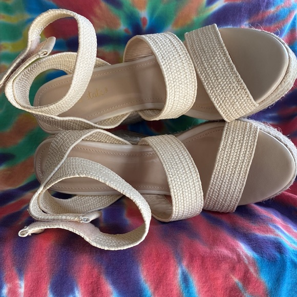 NWOT ALTAR'D STATE Raffi Wedges - Picture 3 of 4